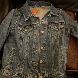 Levi’s Classic M Denim Jacket